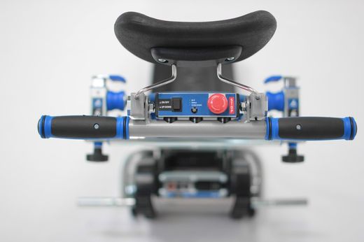 L'appareil monte les escaliers, la chenille monte les escaliers électriques