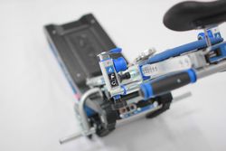 L'appareil monte les escaliers, la chenille monte les escaliers électriques