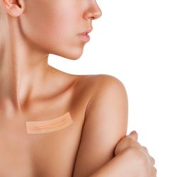 Rechteckiger Silikonverband für Wunden und Verbrennungen