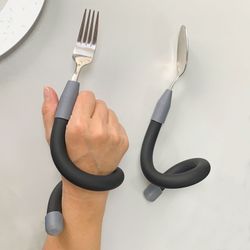 Spezialbesteck mit flexiblen Griffen