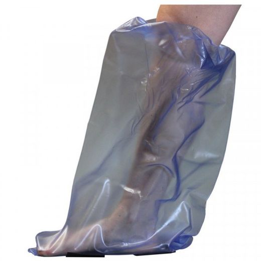 Couvrir le plâtre avec une membrane plastique à bande réglable. Puéril