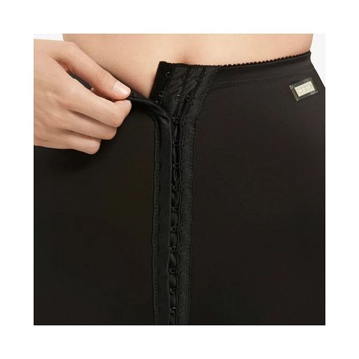 Knöchel- und Bauchgürtel mit Haken nach einer Fettabsaugung