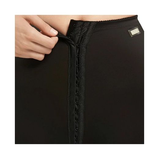 Hüftgürtel nach einer Fettabsaugung unterhalb der Knie und des Bauches mit Verstärkungen und Haken