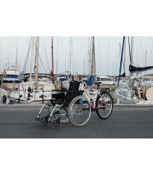 Le kit s'adapte. adaptateur de vélo pour fauteuil roulant
