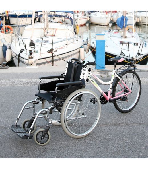 Le kit s'adapte. adaptateur de vélo pour fauteuil roulant