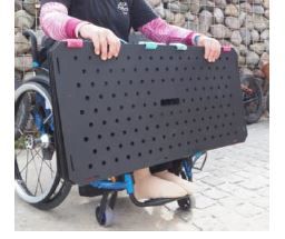 Panneau de mobilité en dalles de sable, panneaux d'accès à la plage, gazon, gravier.