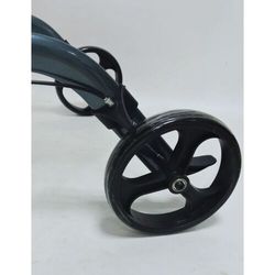 2-in-1-Rollator und Transferstuhl