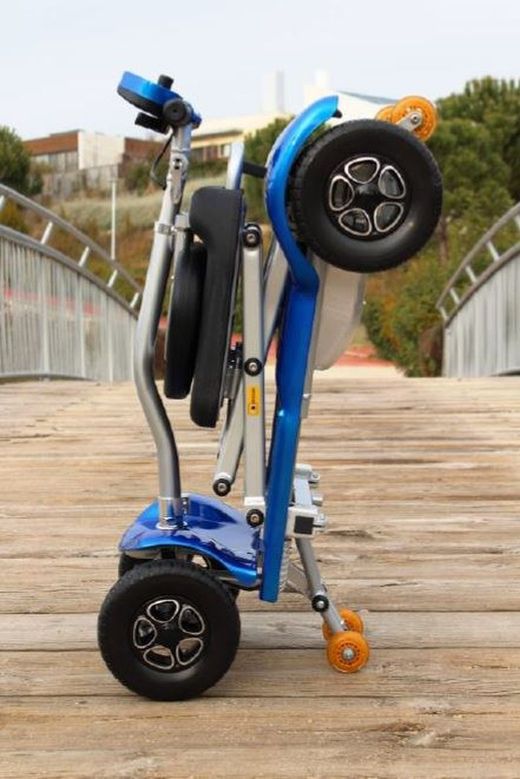 Scooter Bravo libercar, le plus compact et le plus léger, pliable.