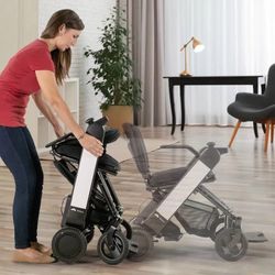 Whill modèle f fauteuil roulant électrique avec pliage vertical Wellell
