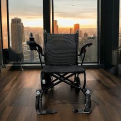 Fauteuil roulant électrique en fibre de carbone Nova