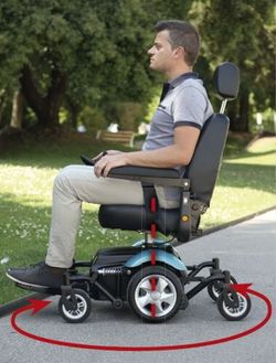 Elektrorollstuhl R310 mit Zentralantrieb