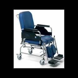 Chaise percée avec dossier inclinable 9303