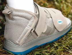 Relief Dual Plus Darco Postoperativer High-Top-Schuh